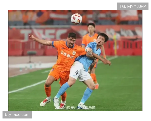 山东泰山近期联赛表现呈现起伏,攻防两端均有阶段性问题浮现 山东泰山近期联赛表现呈现起伏,攻防两端均有阶段性问题浮现